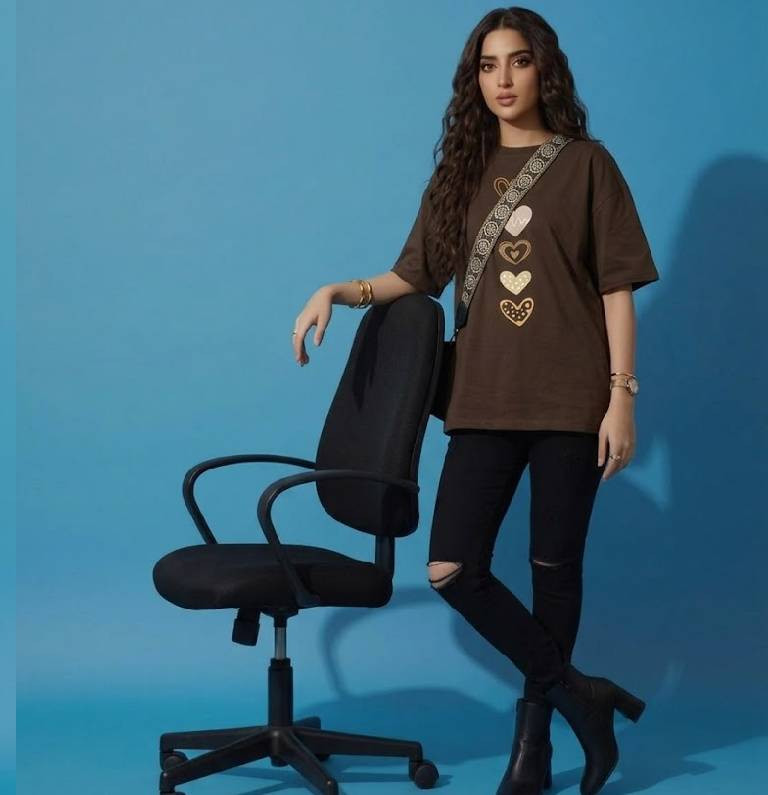 Love Hearts Minimal - Relax Fit T-Shirt